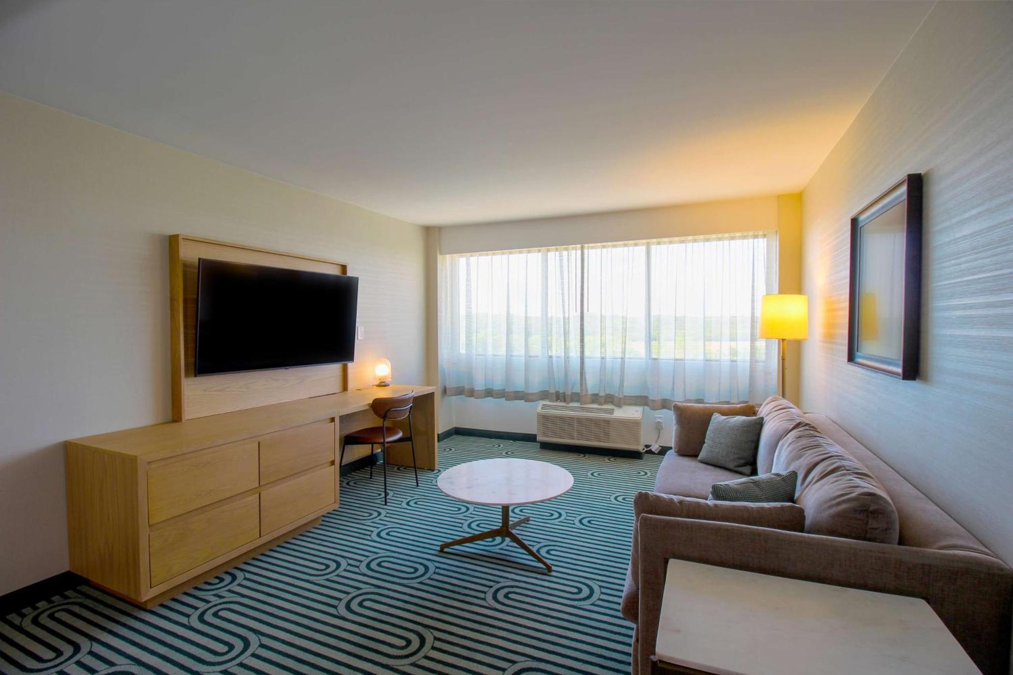 Doubletree By Hilton Clarksville Riverview Exterior photo