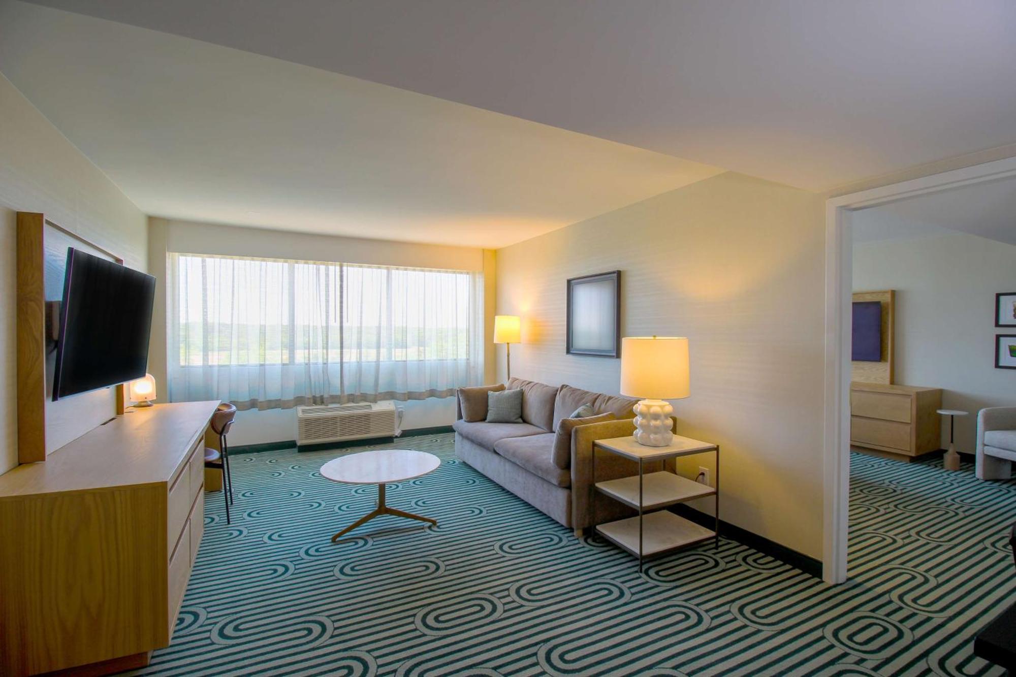 Doubletree By Hilton Clarksville Riverview Exterior photo