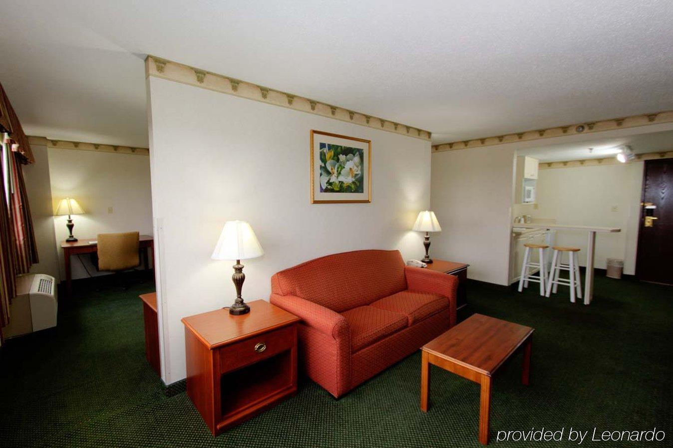 Doubletree By Hilton Clarksville Riverview Room photo